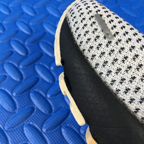 Brooks Adrenaline GTS 22 Womens Running Shoes White Athletic Sneakers Size 9.5B - Picture 11 of 12